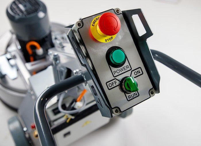 Kontrollpanel på Elektrisk gulvsliper – L19S7 / L19EUS7 / L19ES7 – 20" betongsliper for effektiv betongsliping.